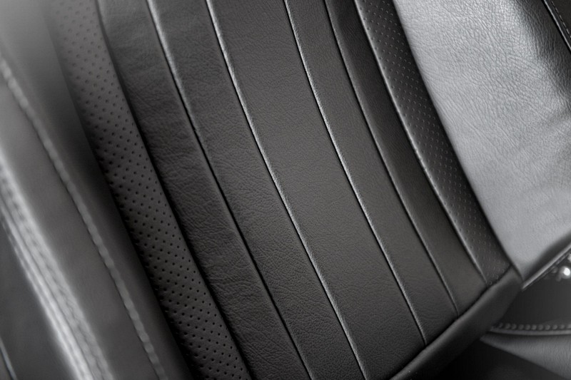 Project Kahn Lightweight Vegan Leather Heritage Sports Seats for Defender 90/110 - Image 9