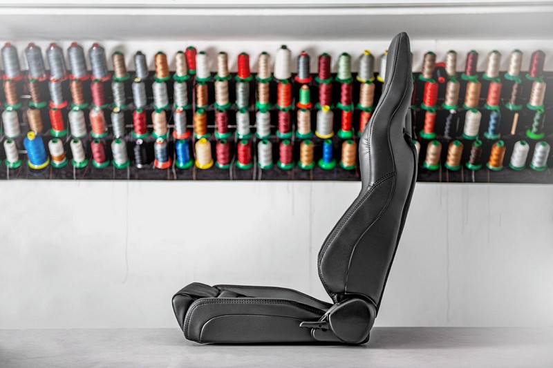 Project Kahn Lightweight Vegan Leather Heritage Sports Seats for Defender 90/110 - Image 8