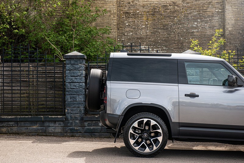 Land Rover Defender  Diamond LED Light Kit - Project Kahn