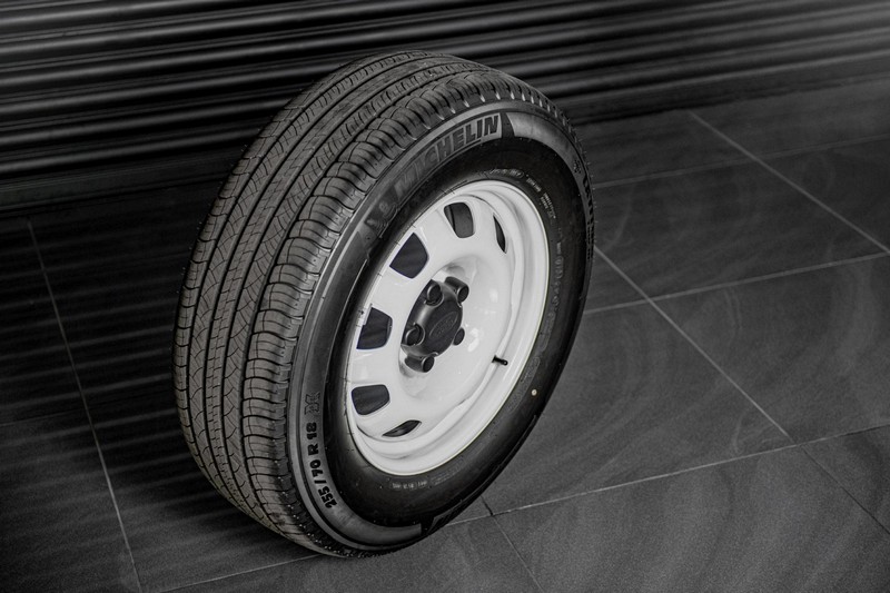 Project Kahn 18" Steel Wheels & Tires for 2020+ Defender 90//130 - Image 5
