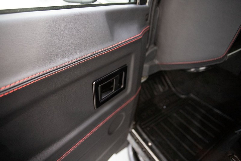Billet Aluminum Interior Door Lever Surround Set for Defender 90/110 - Image 3