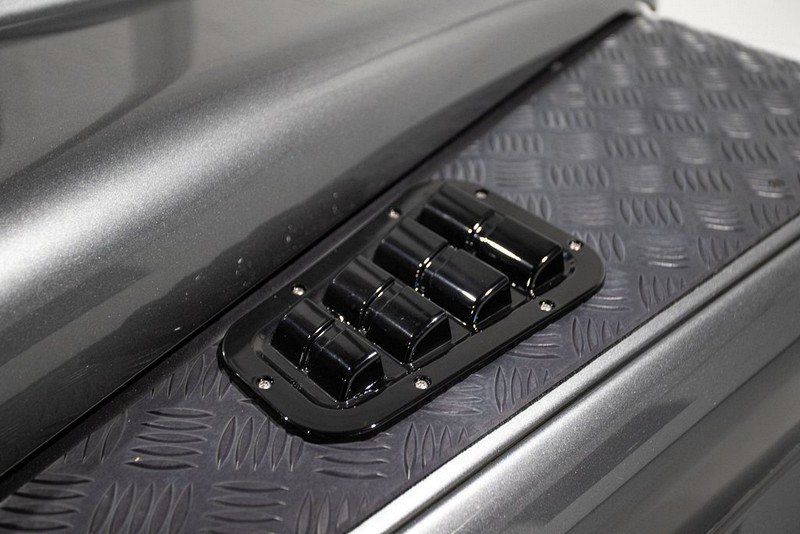 URBAN Truck Best of British Wingtop and Side Vents for Land Rover Defender - Image 3