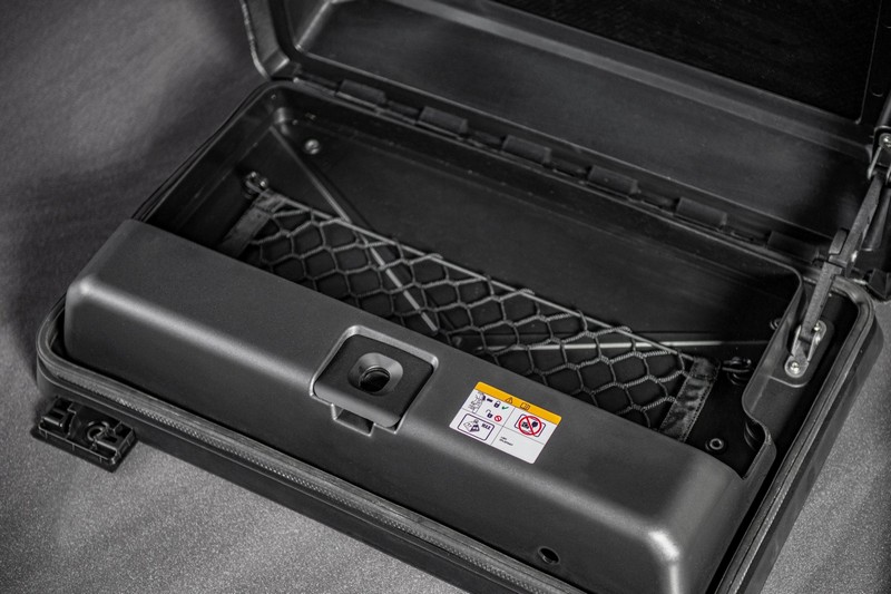 Project Kahn Side-Mounted Exposed Carbon Storage Box for 2020+ Defender 90/110/130 - Image 4