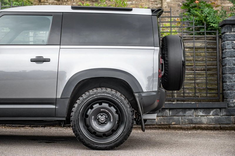 Project Kahn British Heritage RS-Forged - 9x22” Satin Black for 2020+ Defender 90/110/130 - Image 4