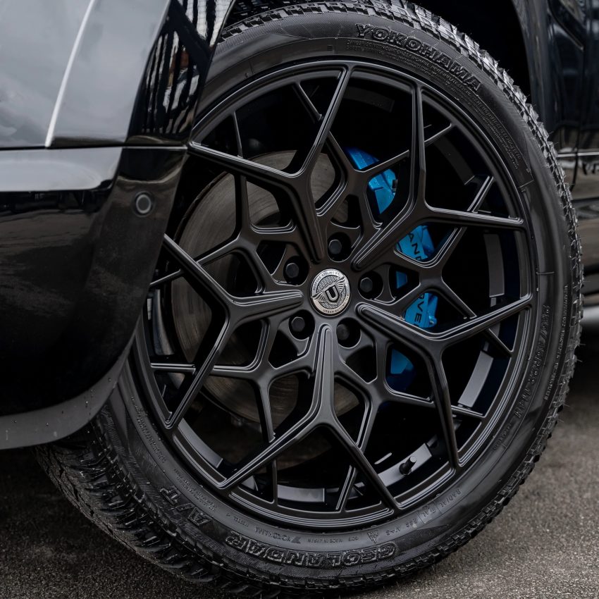 URBAN UC5 22" Front Wheel Satin Black (22x10 ET35) for Defender 90/110/130 - Image 4