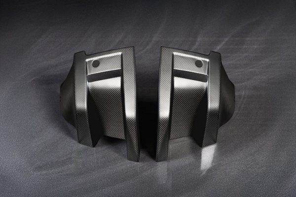 Project Kahn Exposed Carbon Rear Bumper Spats for 2020+ Defender 90/110