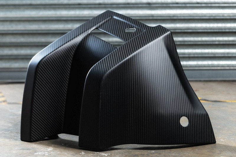 Project Kahn Exposed Carbon Rear Bumper Spats for 2020+ Defender 90/110 - Image 12