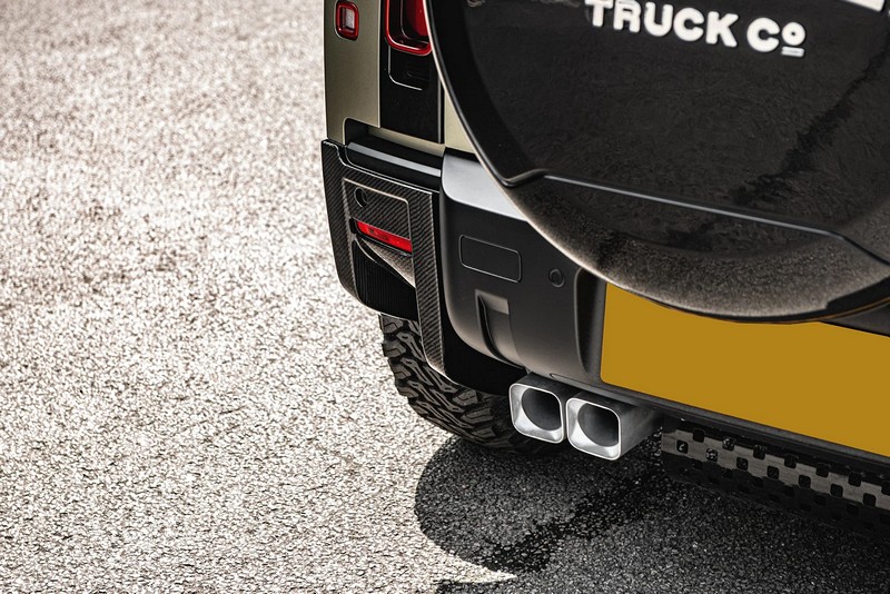 Project Kahn Exposed Carbon Rear Bumper Spats for 2020+ Defender 90/110 - Image 11