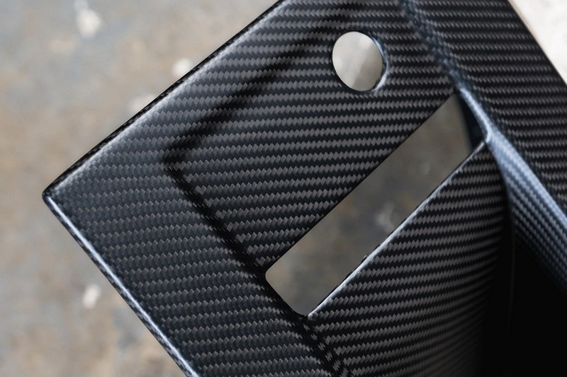 Project Kahn Exposed Carbon Rear Bumper Spats for 2020+ Defender 90/110 - Image 6