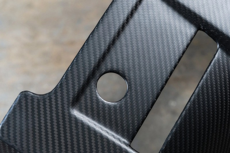 Project Kahn Exposed Carbon Rear Bumper Spats for 2020+ Defender 90/110 - Image 5