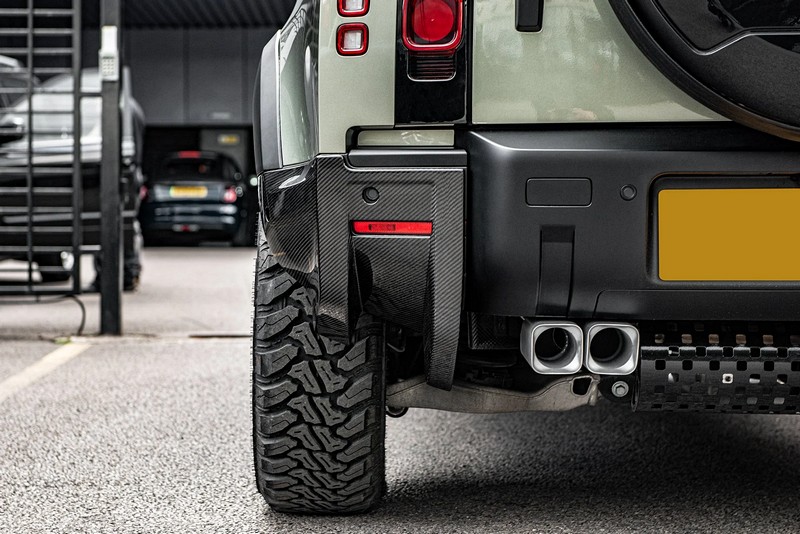 Project Kahn Exposed Carbon Rear Bumper Spats for 2020+ Defender 90/110 - Image 3