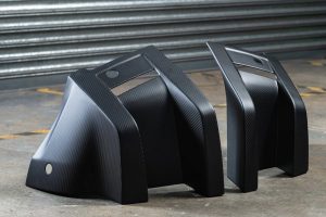 Project Kahn Exposed Carbon Rear Bumper Spats for 2020+ Defender 90/110 - Image 2