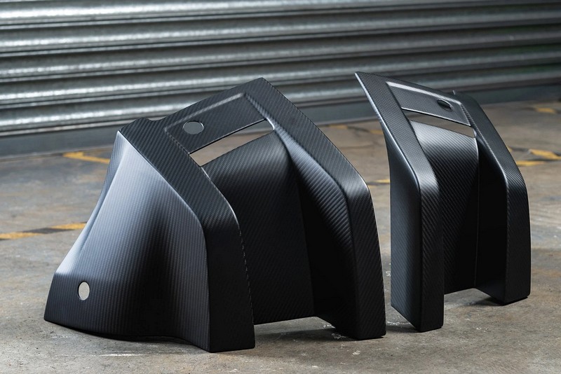 Project Kahn Exposed Carbon Rear Bumper Spats for 2020+ Defender 90/110 - Image 2