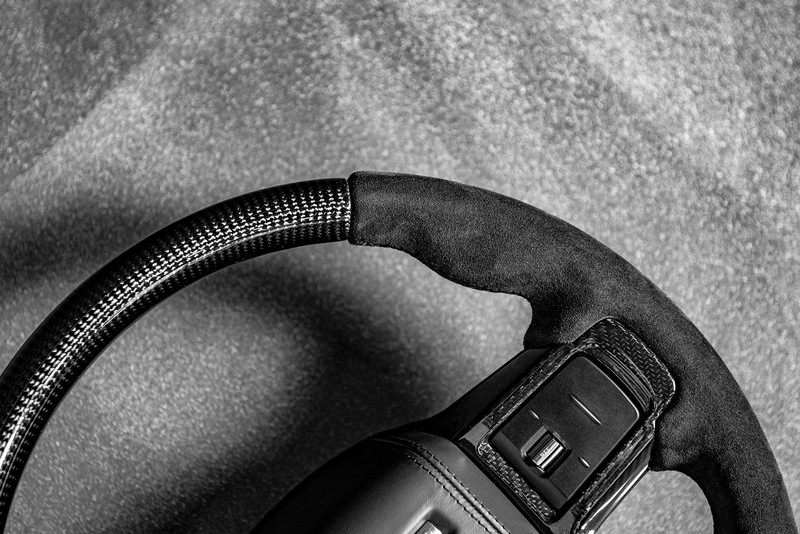 Project Kahn Chelsea Truck Company Full Carbon Steering Wheel for 2020+ Defender 90/110/130 - Image 10