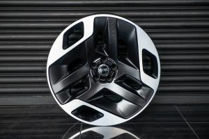 Project Kahn Type 33 Forged Alloy Wheels - 10x23" Satin Black / Diamond Cut for 2020+ Defender 90/110/130 - Image 2