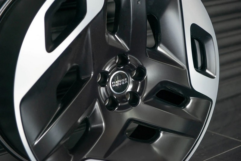 Project Kahn Type 33 Forged Alloy Wheels - 10x23" Satin Black / Diamond Cut for 2020+ Defender 90/110/130 - Image 5