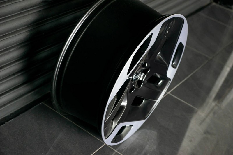 Project Kahn Type 33 Forged Alloy Wheels - 10x23" Satin Black / Diamond Cut for 2020+ Defender 90/110/130 - Image 8