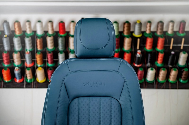 Project Kahn Comfort Leather Interior Volcanic Blue - Designo Design for 2020+ Defender 130 - Image 3
