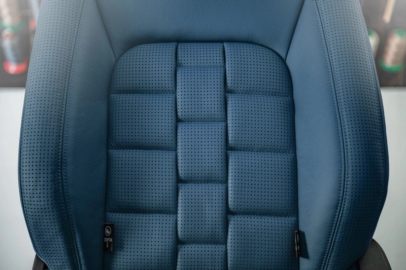 Project Kahn Comfort Leather Interior - Volcanic Blue for 2020+ Defender 90 - Image 6