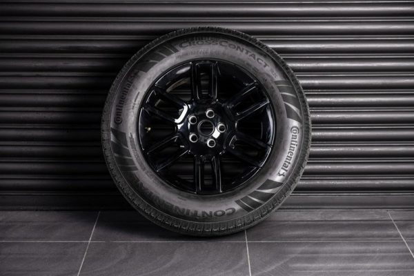 Project Kahn Original Alloy Wheels & Tires for 2020+ Defender 90/110/130