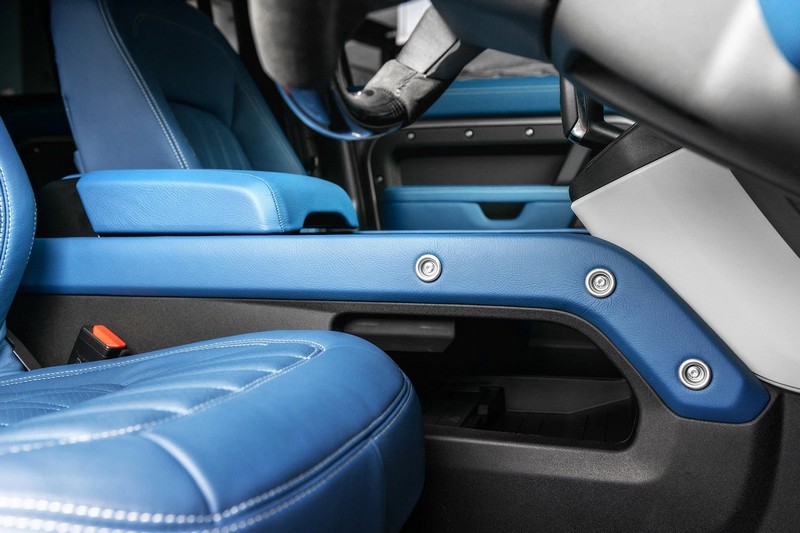 Project Kahn Center Console with Armrest for Land Rover Defender 2020+ Defender 90/110/130 - Image 7