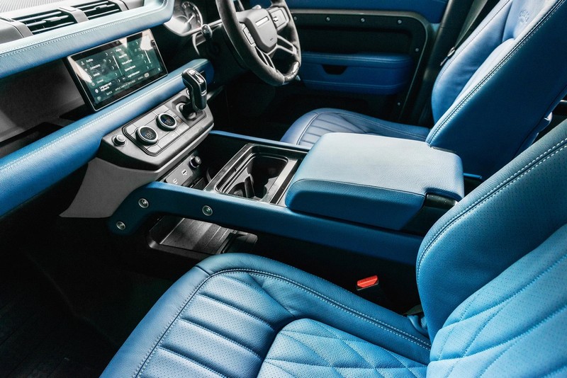 Project Kahn Center Console with Armrest for Land Rover Defender 2020+ Defender 90/110/130 - Image 6