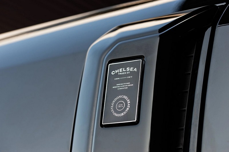 Project Kahn CTC Side Vents with CTC Badges - Gloss Black for 2020+ Defender 90/110/130 - Image 6