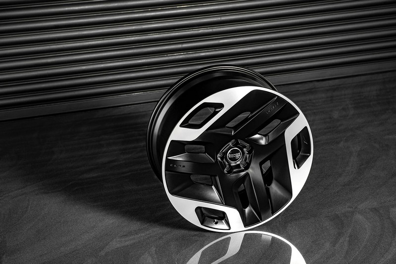 Project Kahn Type 33 Forged Alloy Wheels - 10x23" Satin Black / Diamond Cut for for 2020+ Defender 90/110/130 - Image 4