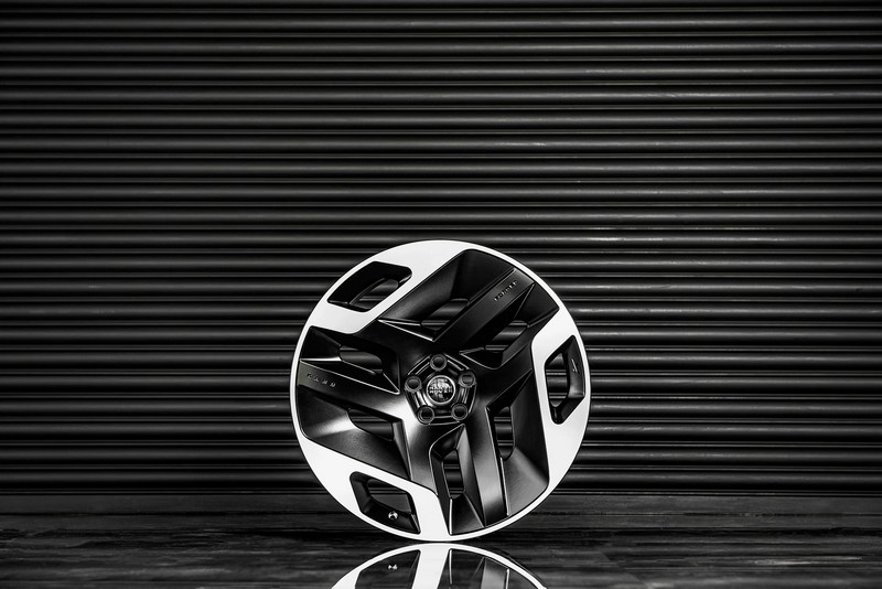 Project Kahn Type 33 Forged Alloy Wheels - 10x23" Satin Black / Diamond Cut for for 2020+ Defender 90/110/130 - Image 5