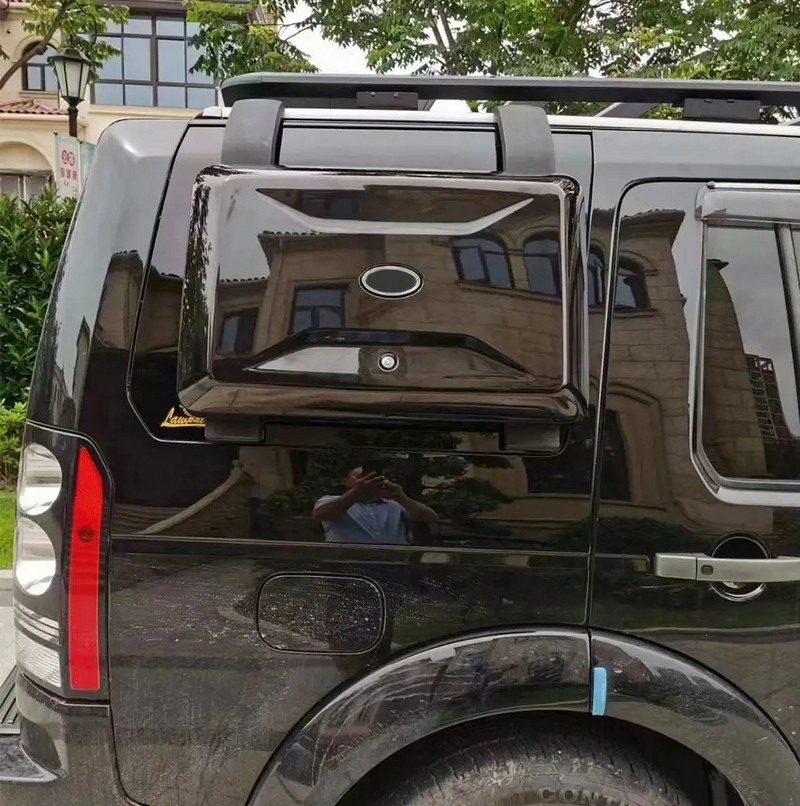 Land Rover Defender Side-Mounted Gear Carrier (Black) for 2020+ Defender 90/110 - Image 2