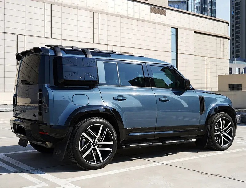 Land Rover Defender Side-Mounted Gear Carrier (Gloss black) for 2020+ Defender 90/110 - Image 5