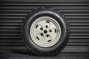 Project Kahn Rostyle Inspired RS-Forged Alloy Wheels and Tires for Defender 110