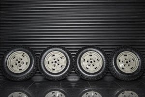 Project Kahn Rostyle Inspired RS-Forged Alloy Wheels and Tires for Defender 110 - Image 4