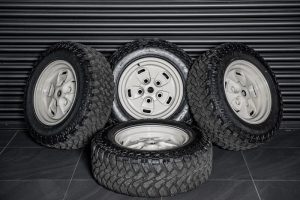 Project Kahn Rostyle Inspired RS-Forged Alloy Wheels and Tires for Defender 110 - Image 7