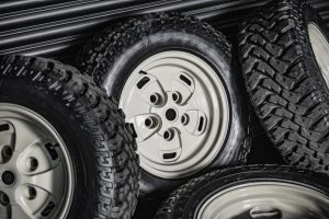 Project Kahn Rostyle Inspired RS-Forged Alloy Wheels and Tires for Defender 110 - Image 6