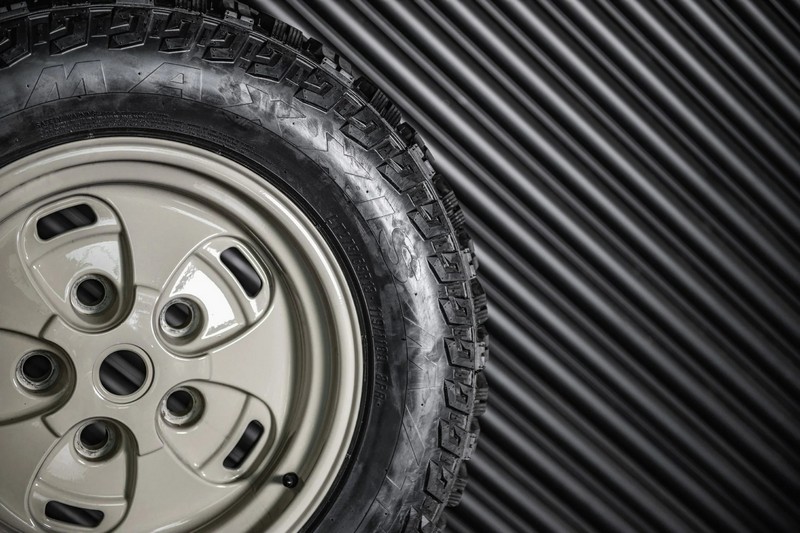 Project Kahn Rostyle Inspired RS-Forged Alloy Wheels and Tires for Defender 110 - Image 5