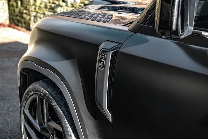 Project Kahn CTC Side Vents with CTC Badges - Matte Black for 2020+ Defender 90/110/130 - Image 3