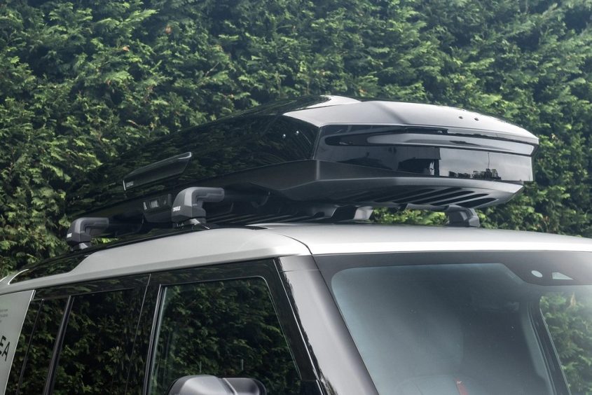 Project Kahn Thule Motion 3 XXL Low Roof Box for 2020+ Defender 90/110/130 - Image 3